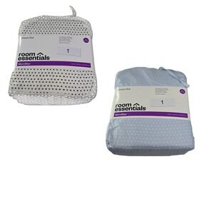 Room Essentials Microfiber Twin XL Sheet Set Blue Dot Pattern and  white